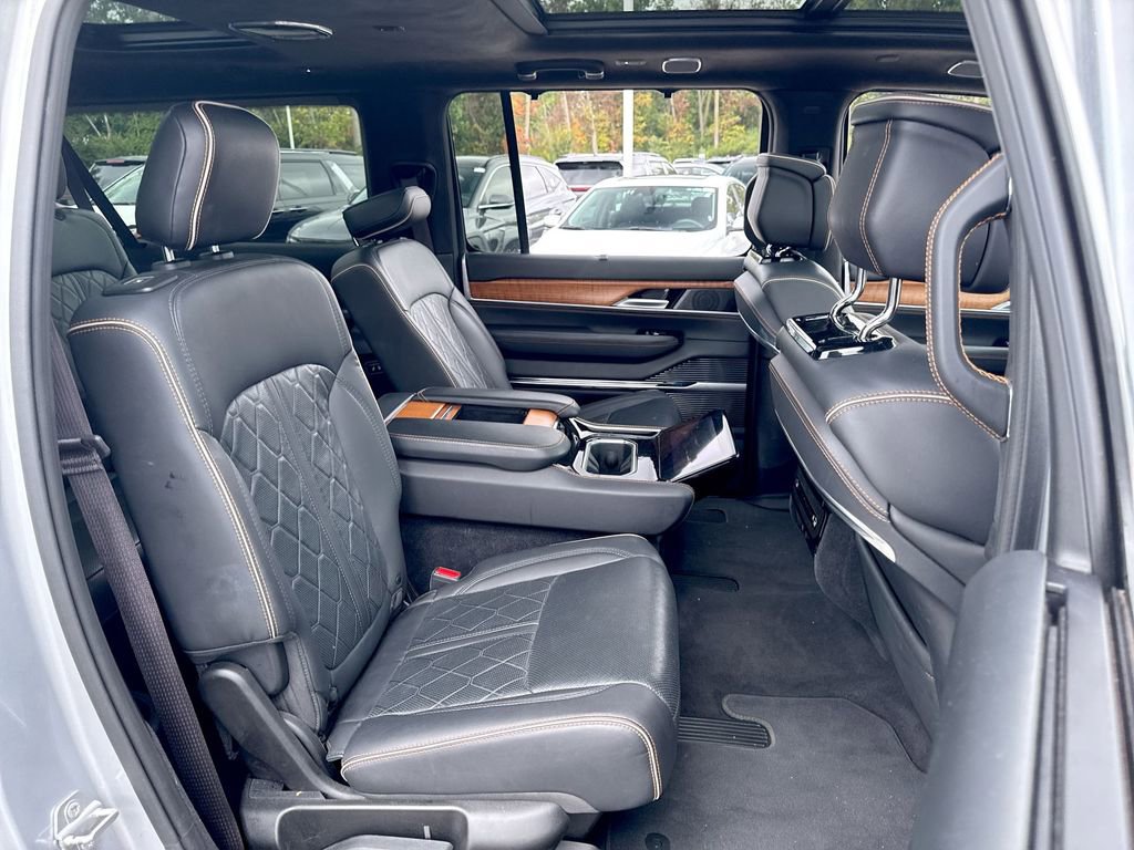 Used 2024 Jeep Grand Wagoneer L Series III image 33