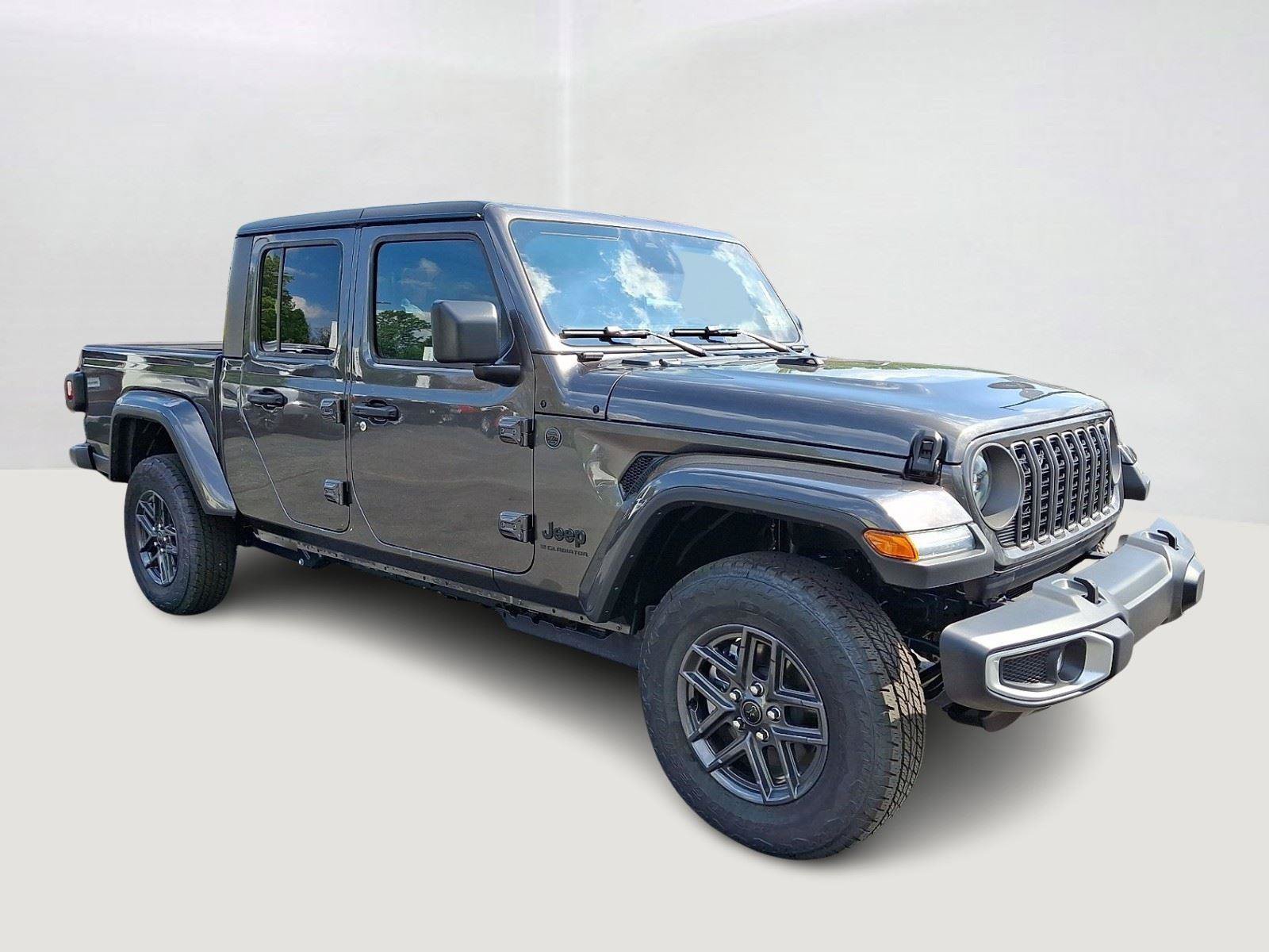 New 2026 Jeep Gladiator Sport AWD/4WD image 2