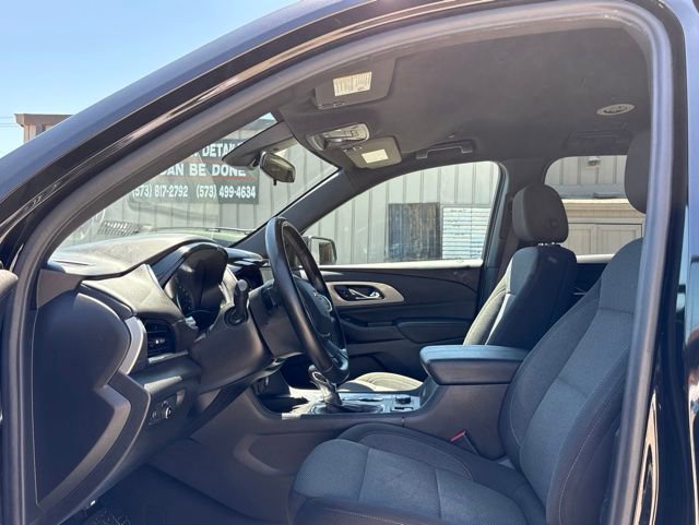 Used 2023 Chevrolet Traverse LT AWD/4WD image 13
