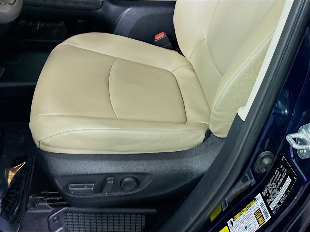Certified 2023 Toyota Sienna XLE image 27