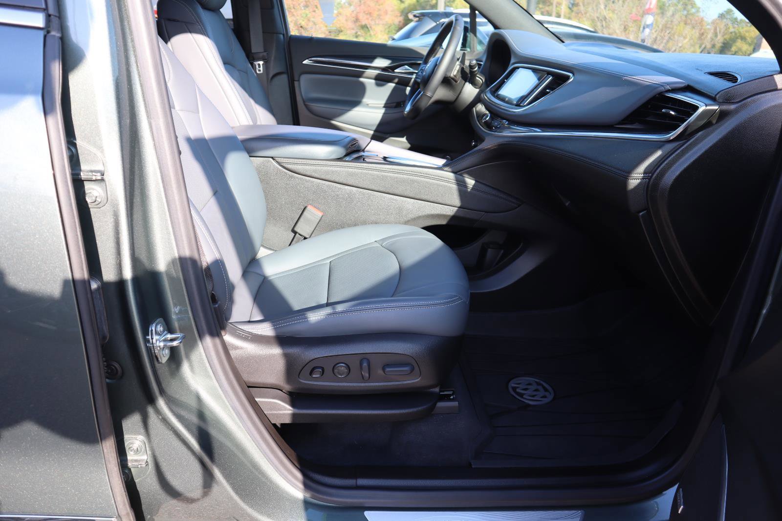 Used 2022 Buick Enclave Premium w/ Experience Buick Package image 55