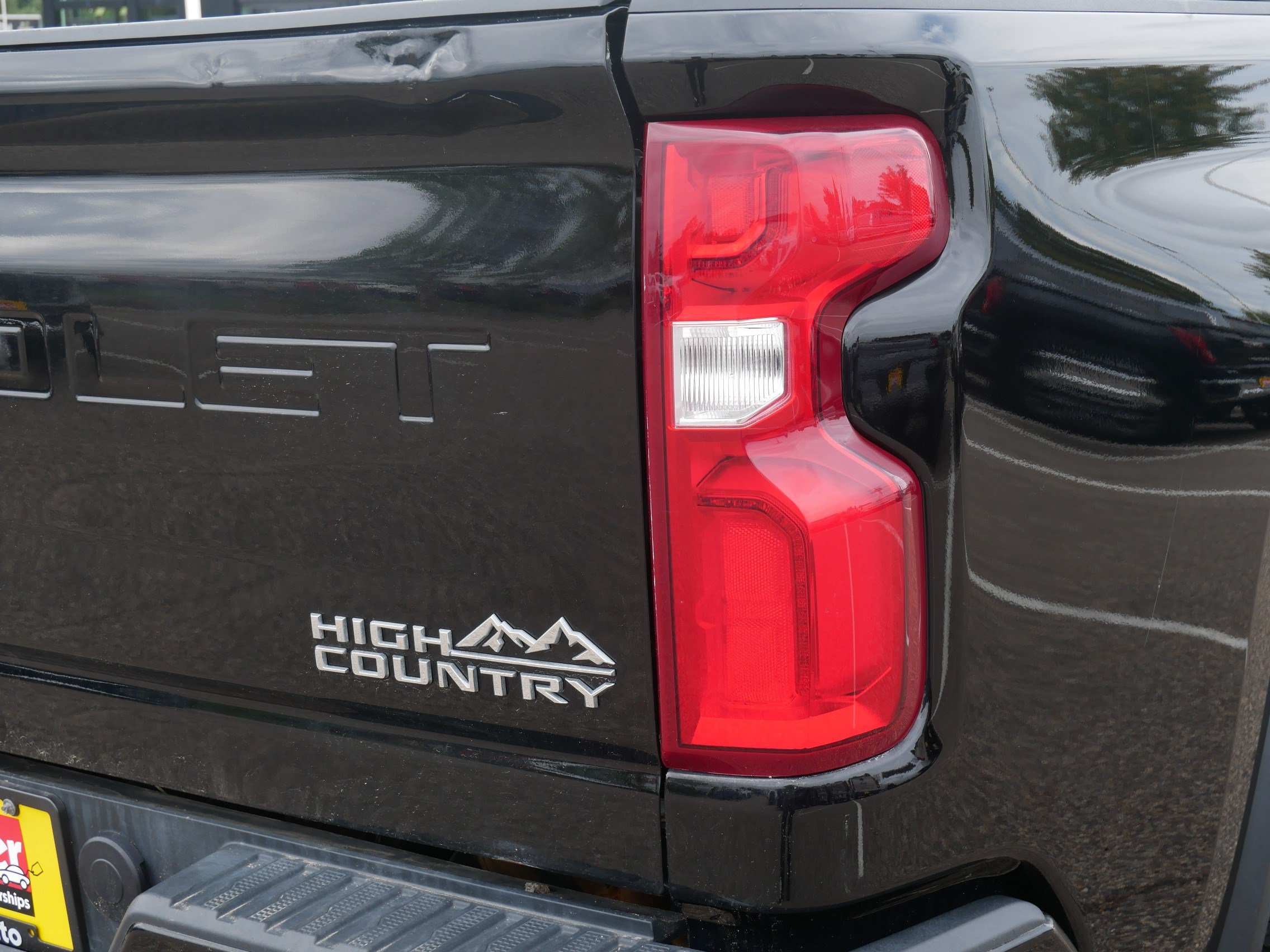 Certified 2022 Chevrolet Silverado 3500 High Country w/ Safety Package II AWD/4WD image 17