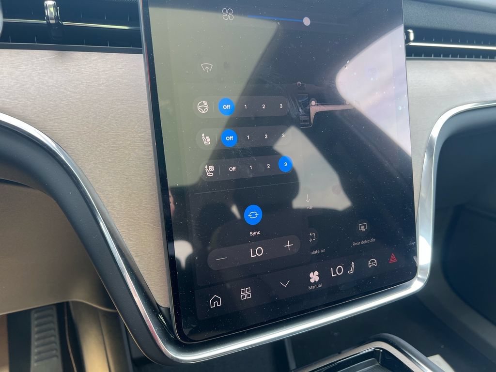 New 2026 Volvo EX90 Plus AWD/4WD image 18