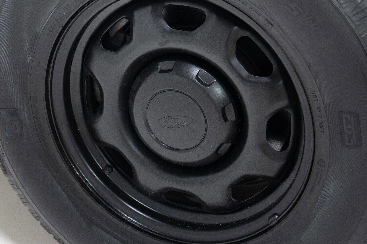 Used 2015 Ford Expedition XL image 24