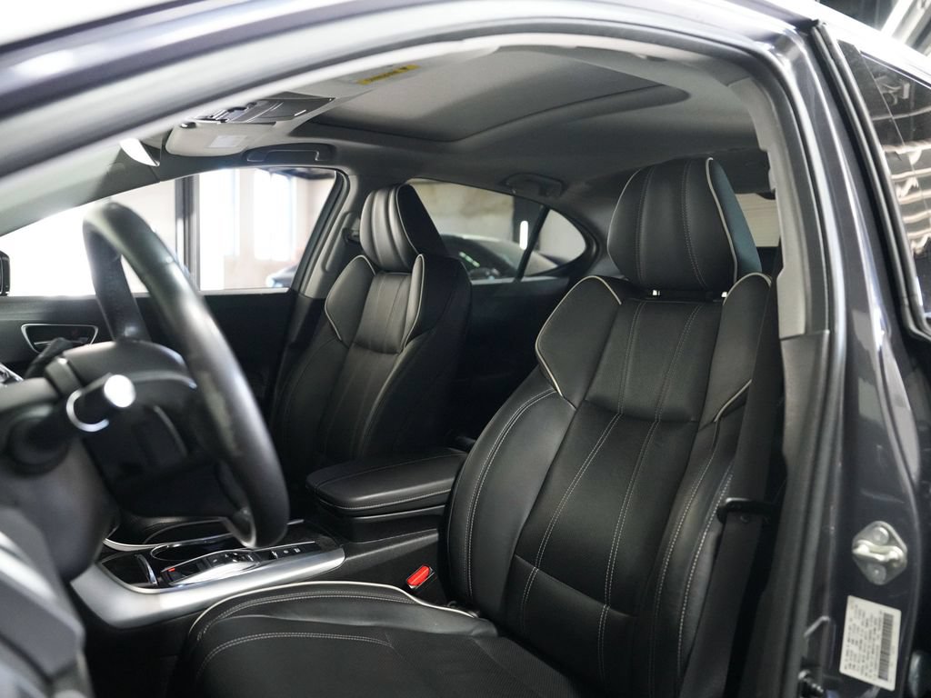 Used 2018 Acura TLX w/ Technology Package FWD image 30
