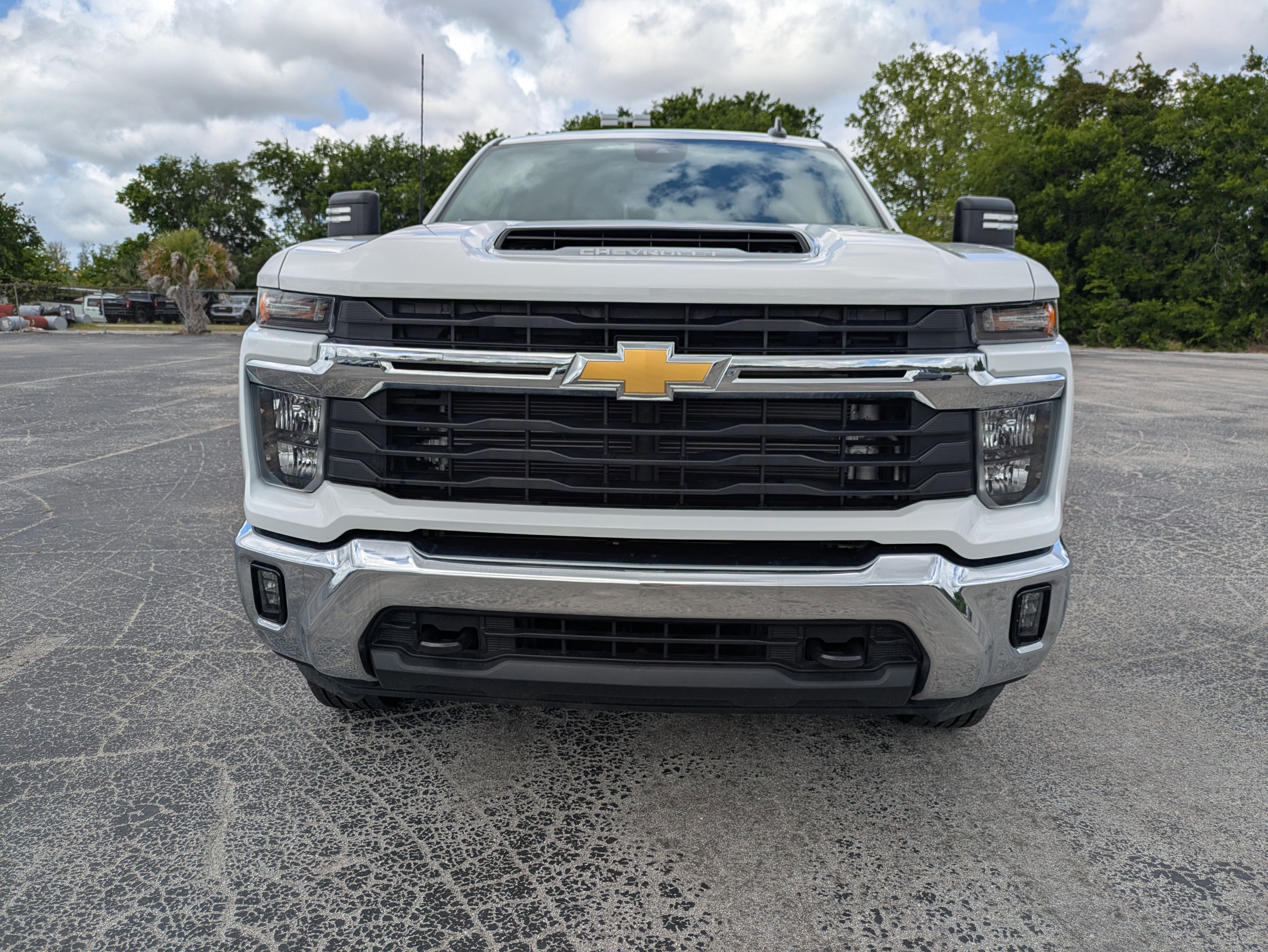 Used 2025 Chevrolet Silverado 2500 LT w/ Convenience Package AWD/4WD image 9