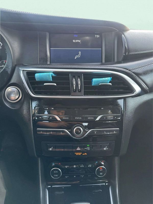 Used 2018 INFINITI QX30 Premium w/ Cargo Package image 27