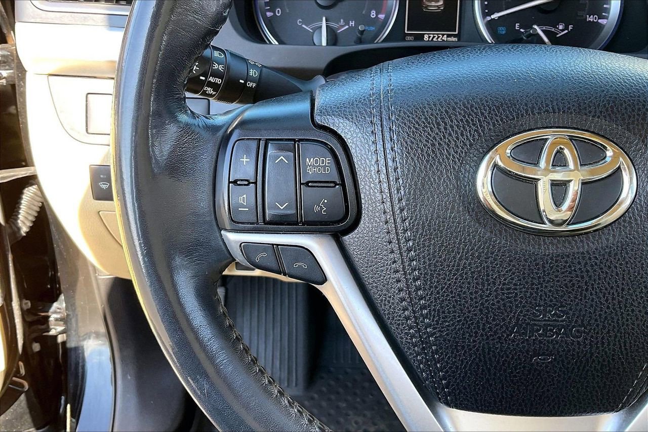 Used 2019 Toyota Highlander XLE image 31