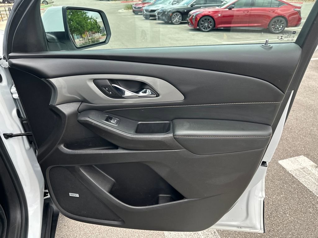 Used 2021 Chevrolet Traverse RS FWD image 35