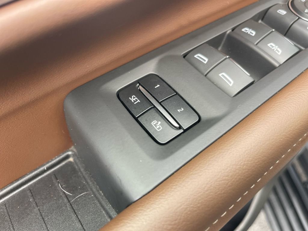 Used 2023 Chevrolet Suburban High Country w/ Premium Package 2 image 11