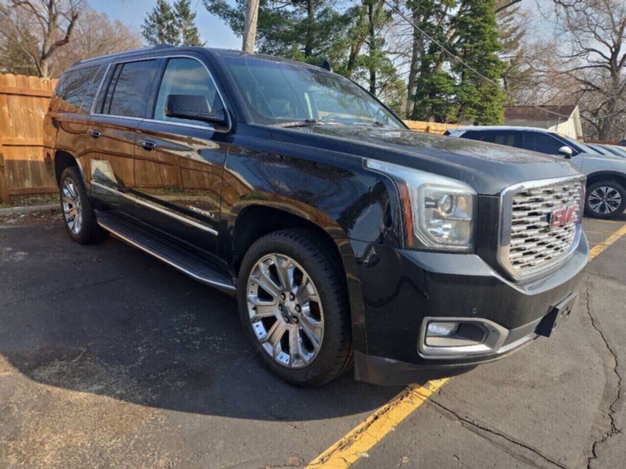 Used 2018 GMC Yukon XL Denali w/ Open Road Package image 4