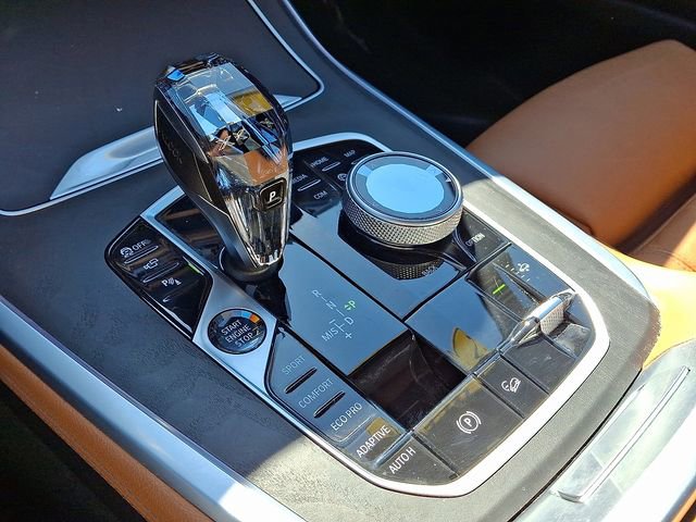 Used 2022 BMW X7 xDrive40i w/ M Sport Package image 16