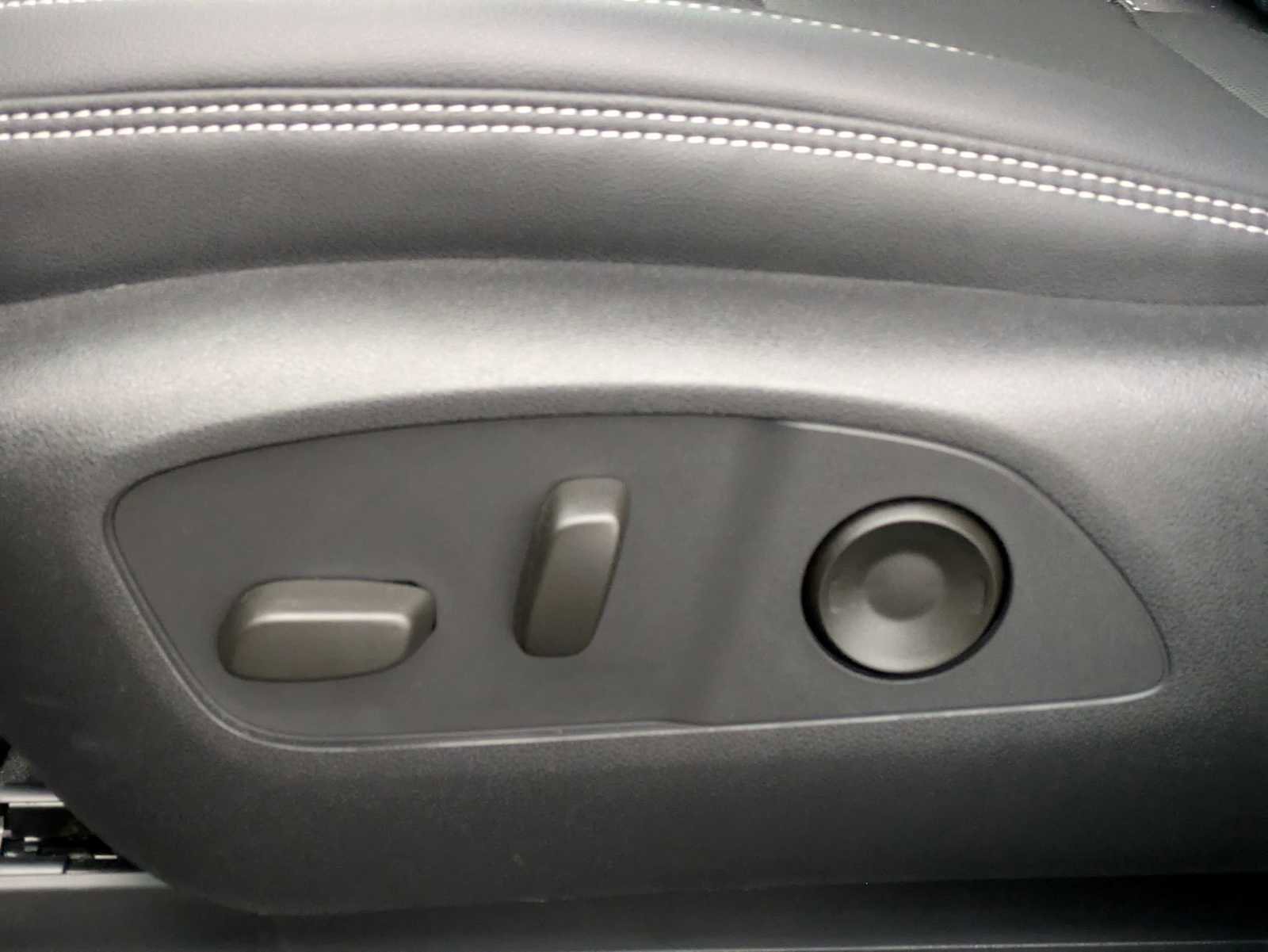 New 2024 Chevrolet Blazer EV LT image 18