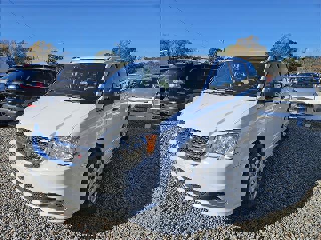 Used 2019 Dodge Grand Caravan SE FWD image 3