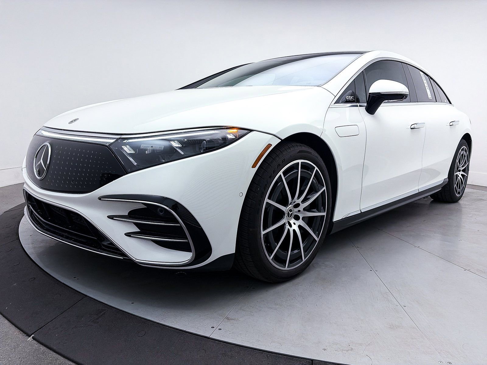 Used 2022 Mercedes-Benz EQS 580 4MATIC Sedan image 15