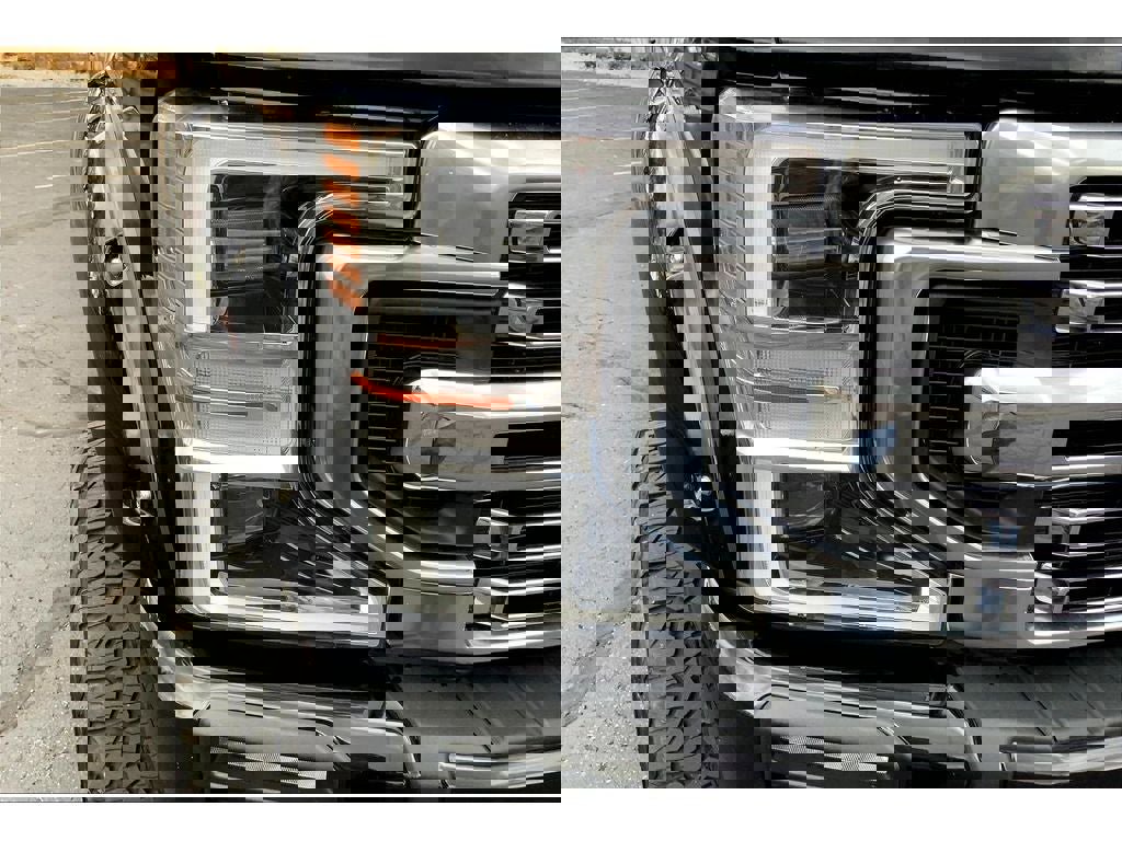 Used 2022 Ford F350 Limited image 30