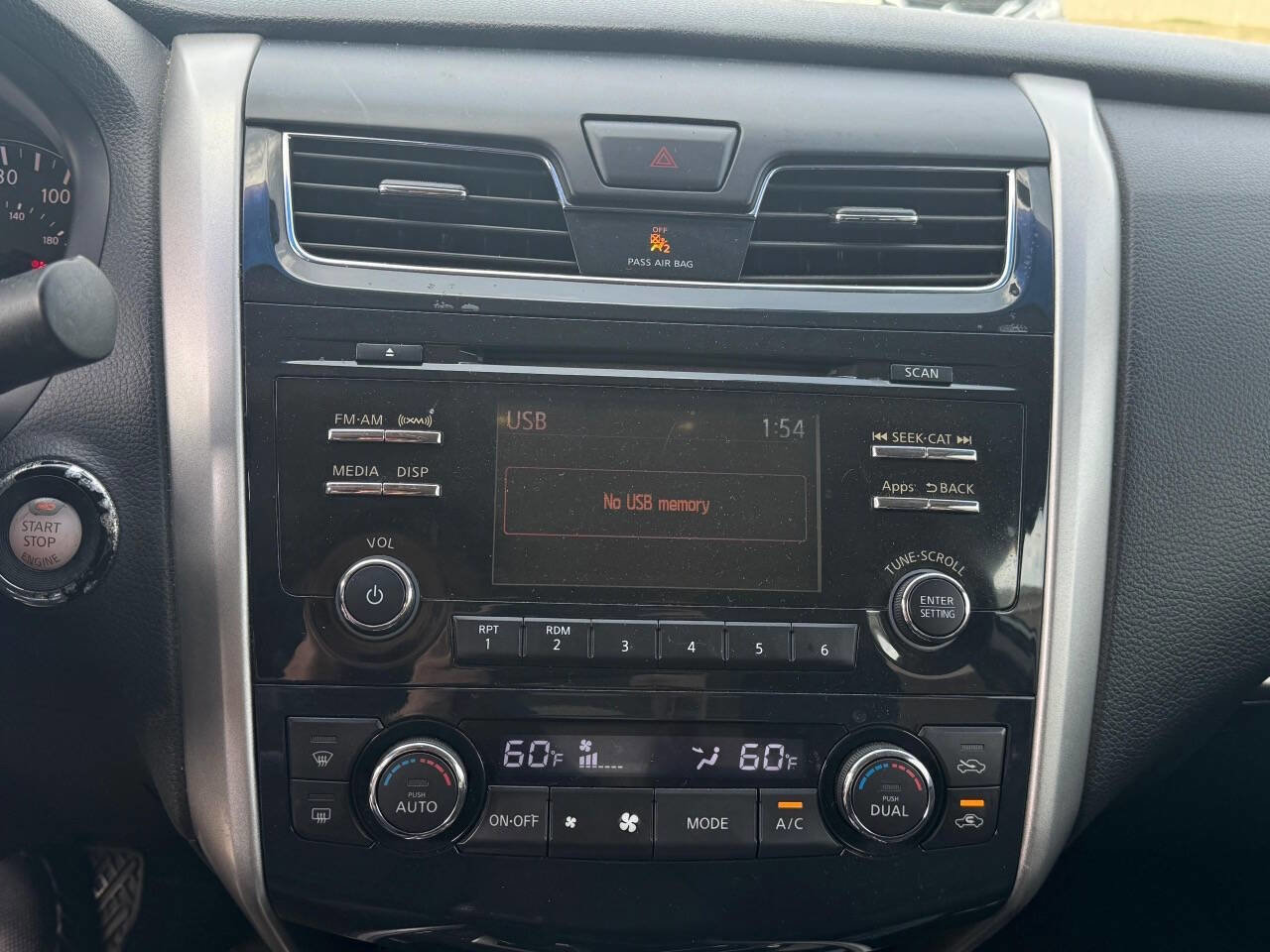 Used 2014 Nissan Altima 2.5 SV w/ Convenience Package image 13