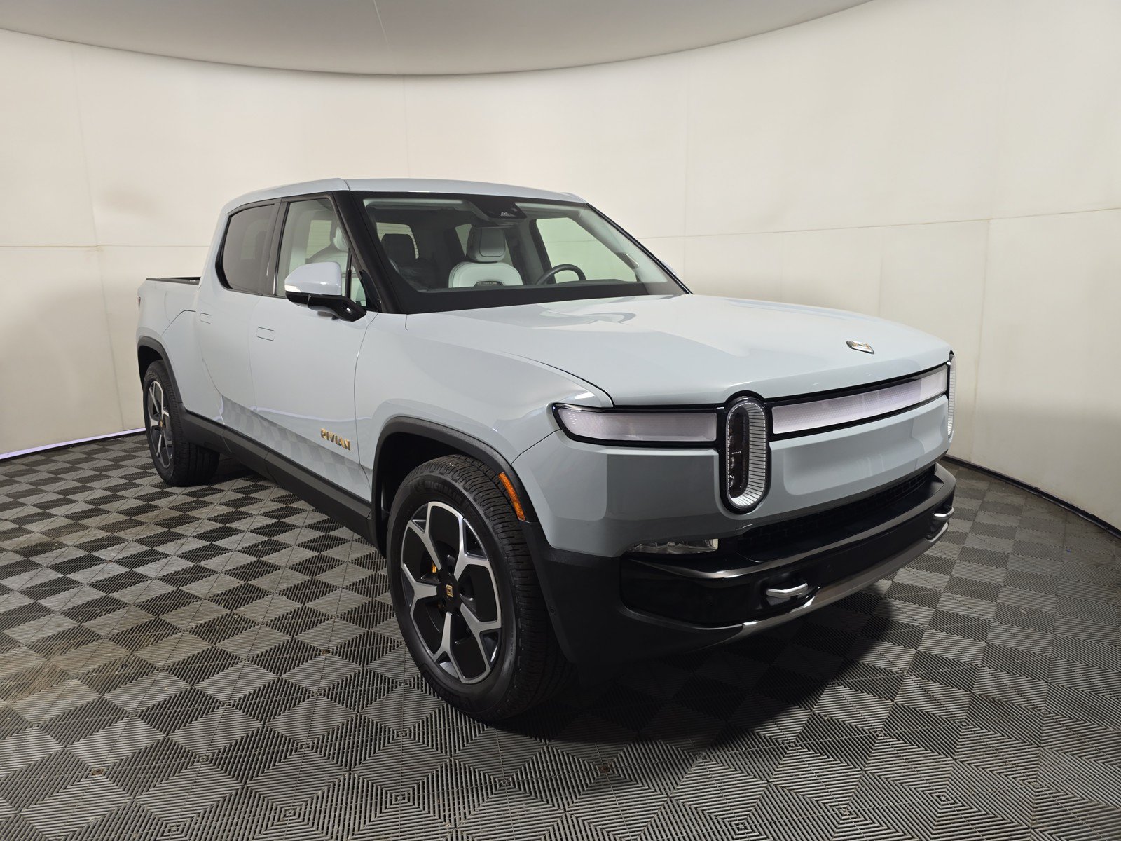 Used 2022 Rivian R1T Adventure AWD/4WD image 7