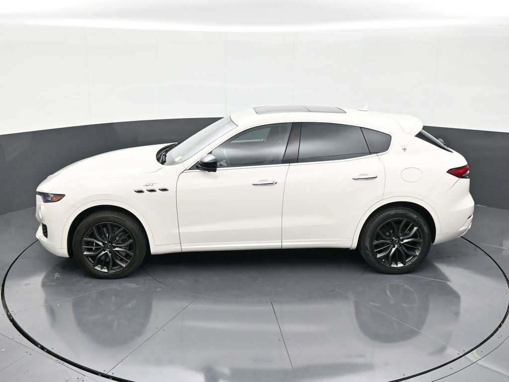 Used 2024 Maserati Levante GT Ultima AWD/4WD image 13