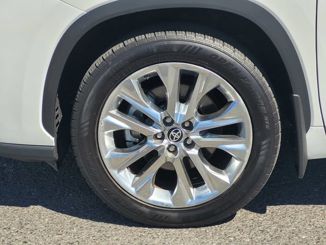 Used 2023 Toyota Highlander Limited AWD/4WD image 11