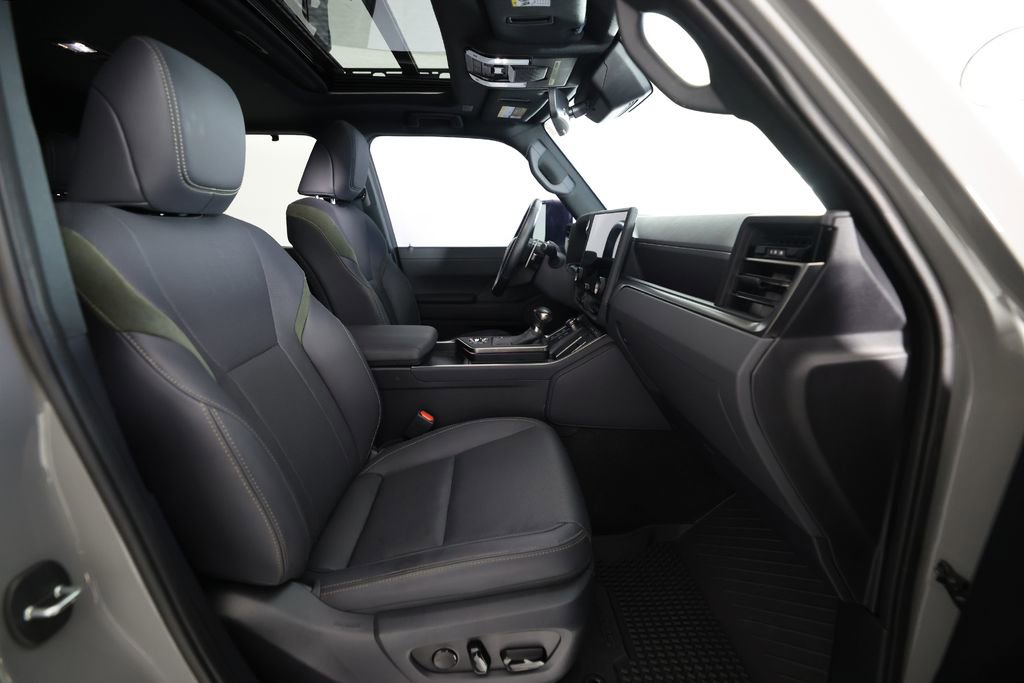Used 2024 Lexus GX 550 AWD/4WD image 11