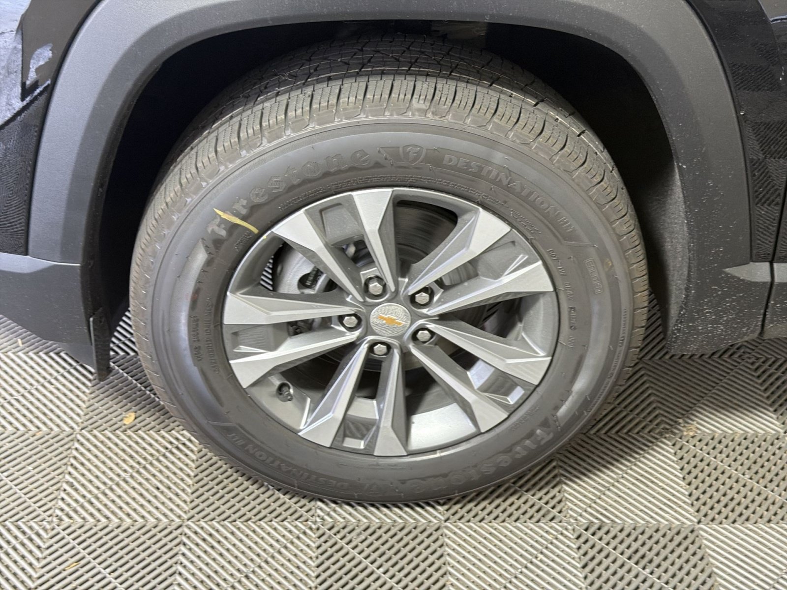 New 2027 Chevrolet Equinox LT w/ Safety and Technology Package FWD image 12