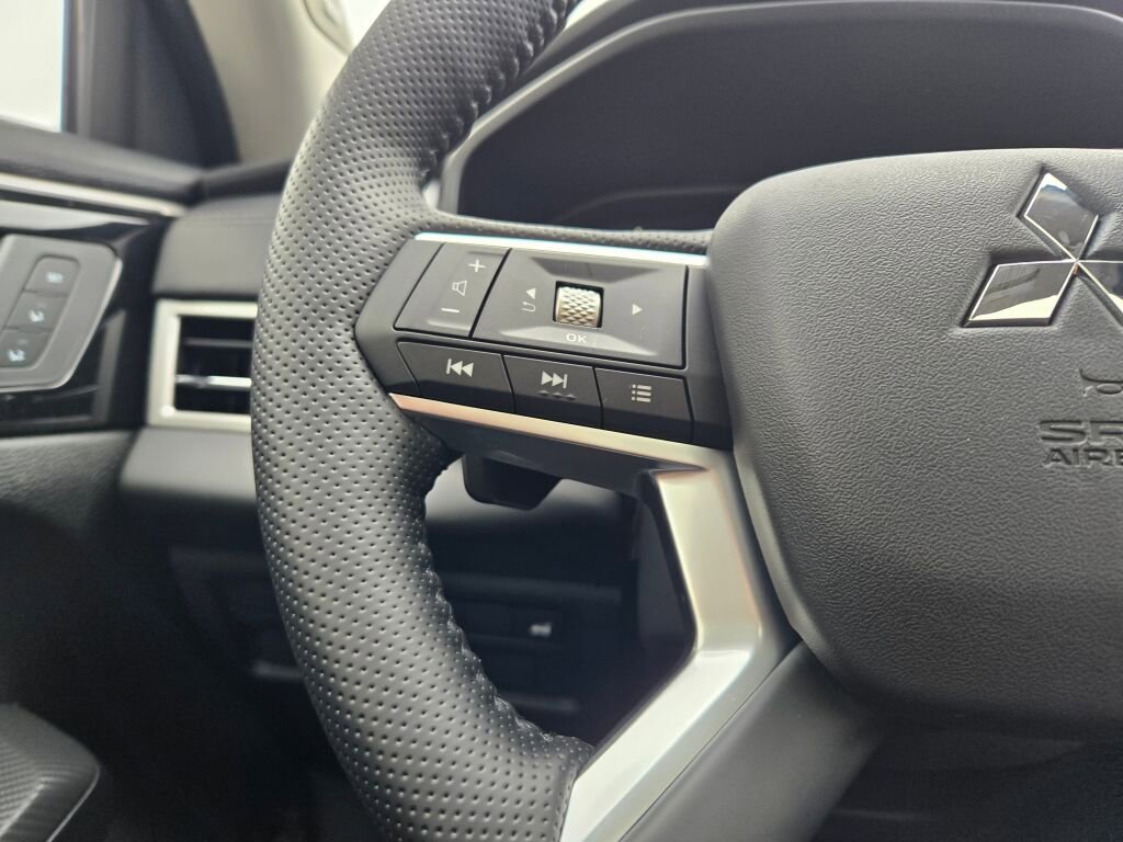 New 2026 Mitsubishi Outlander SEL AWD/4WD image 31