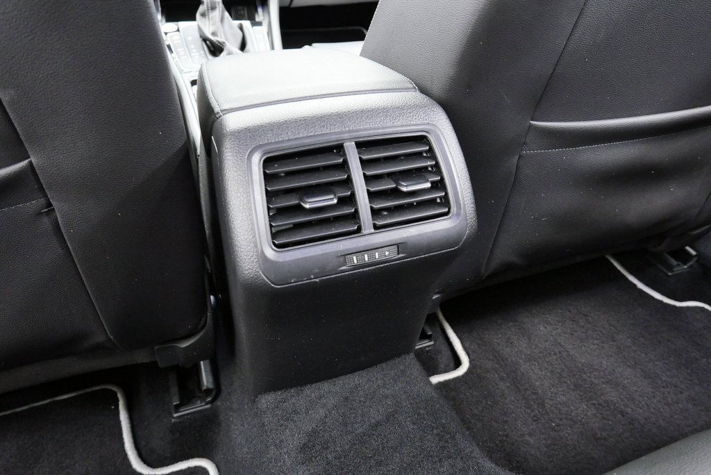 Used 2017 Volkswagen Golf R 4-Door image 21