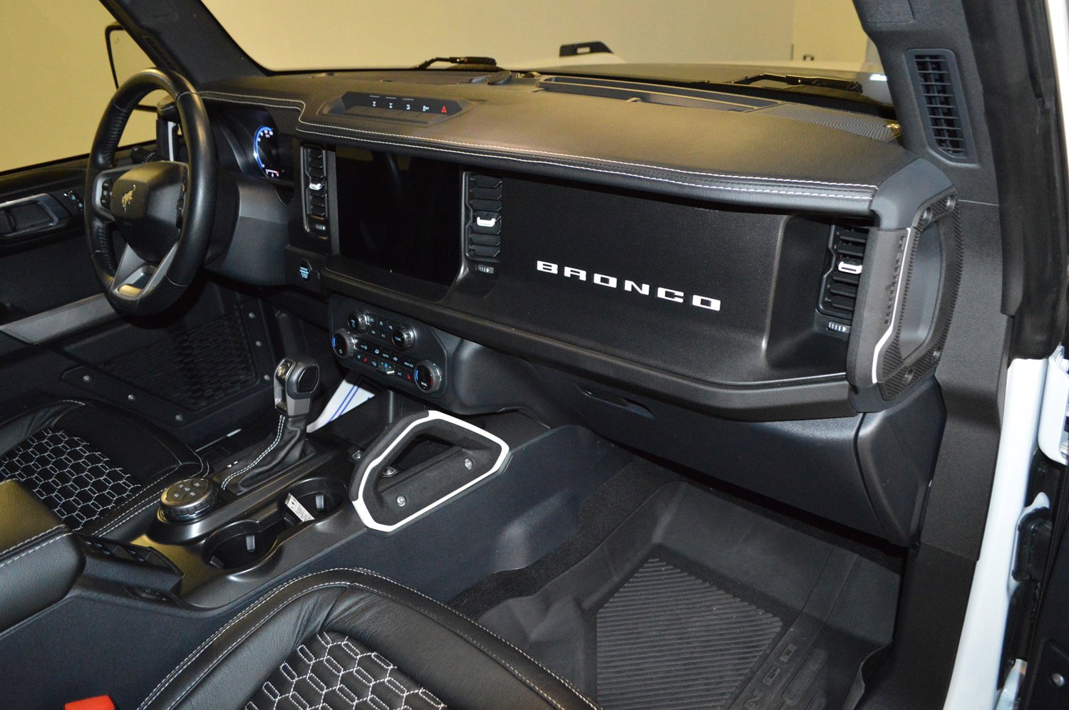 Used 2023 Ford Bronco Wildtrak image 10