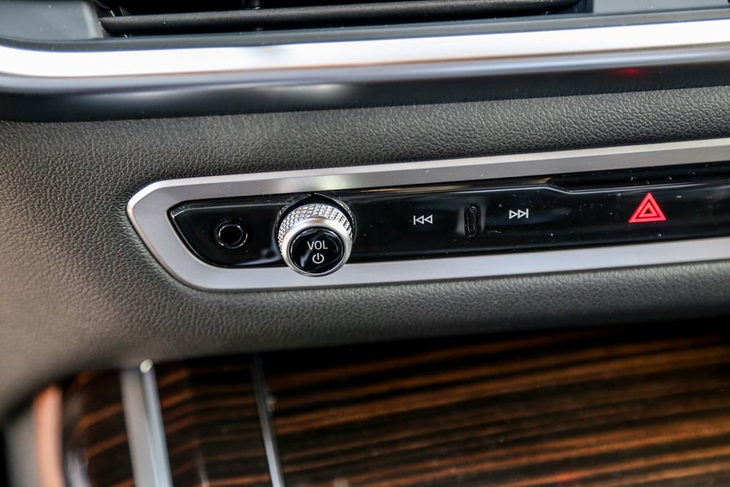 New 2026 BMW X7 xDrive40i w/ Executive Package image 17