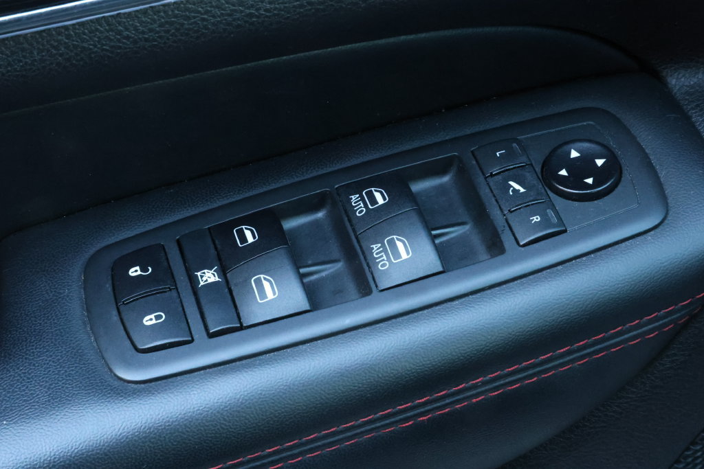 Used 2021 Jeep Grand Cherokee Trailhawk w/ Trailhawk Luxury Group AWD/4WD image 15