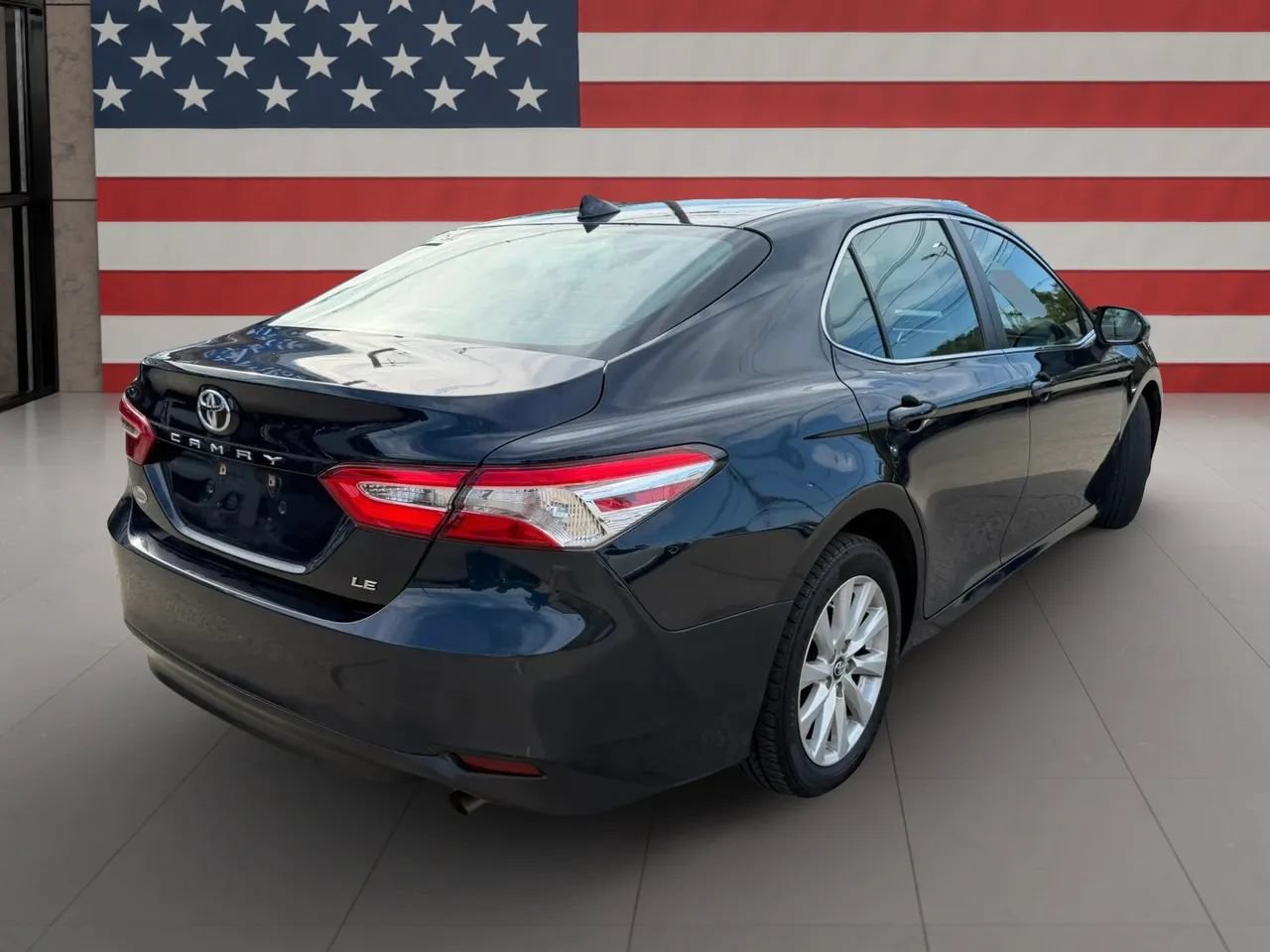 Used 2019 Toyota Camry LE FWD image 7