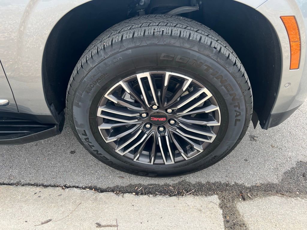 Used 2025 GMC Yukon XL Elevation image 12