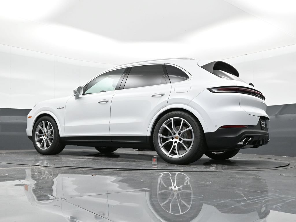 Certified 2025 Porsche Cayenne E-Hybrid AWD/4WD image 35