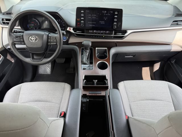 Certified 2023 Toyota Sienna LE FWD image 11