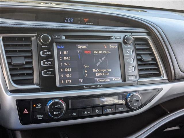 Used 2019 Toyota Highlander XLE image 11