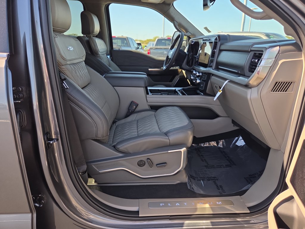 New 2027 Ford F250 Platinum w/ Platinum Plus Package AWD/4WD image 27