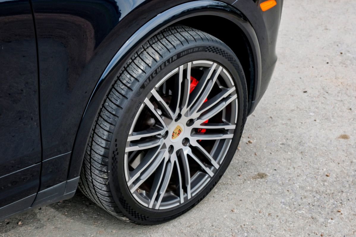 Used 2018 Porsche Cayenne Turbo image 60