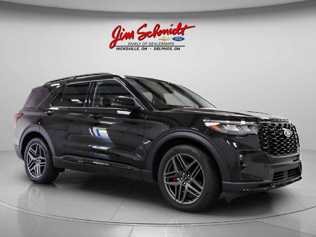 Used 2025 Ford Explorer ST AWD/4WD image 2