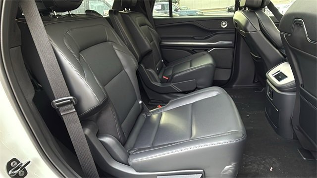 New 2026 Lincoln Navigator Reserve w/ Jet Appearance Package image 11