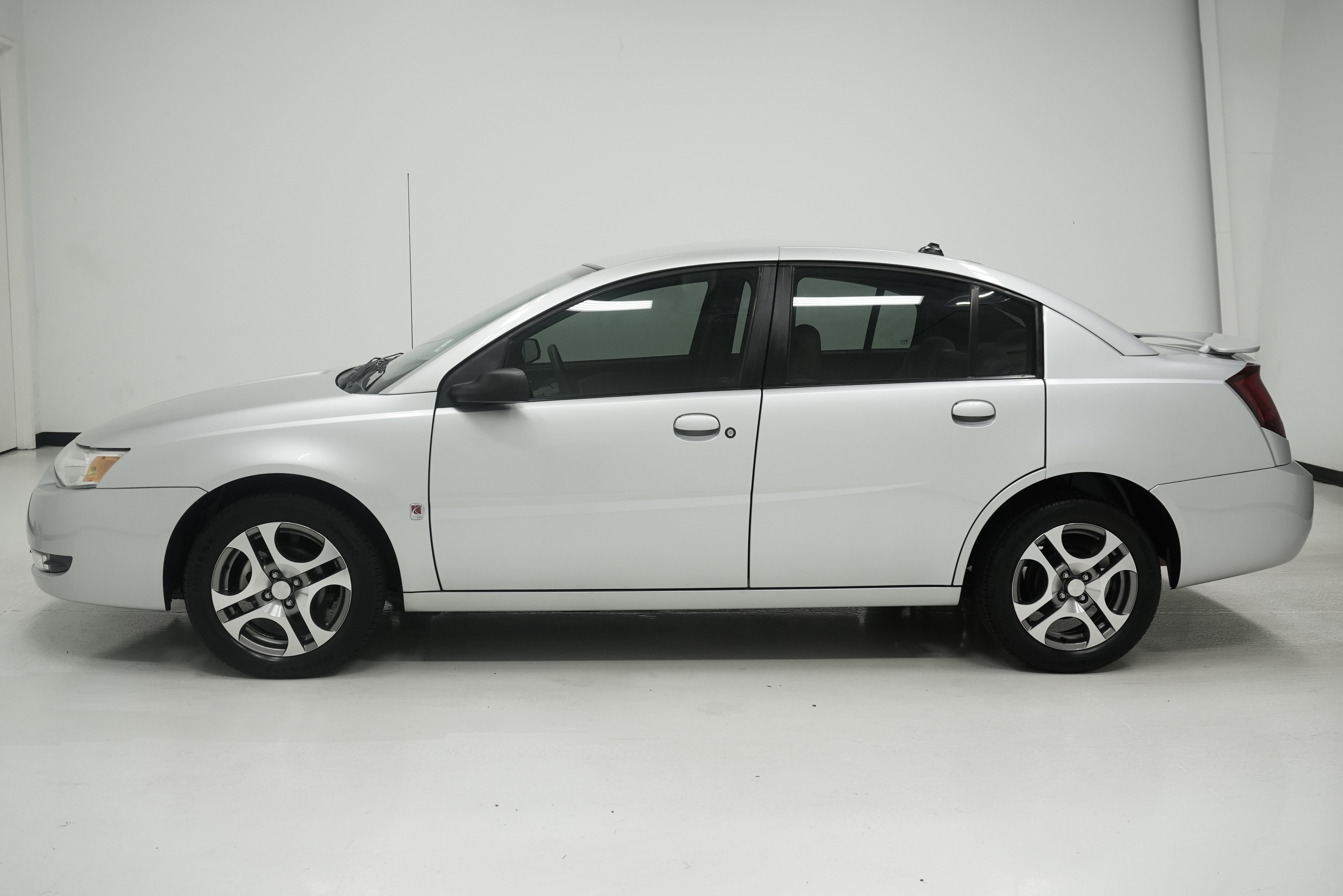 Used 2005 Saturn ION Level 3 w/ Travel Pkg FWD image 7