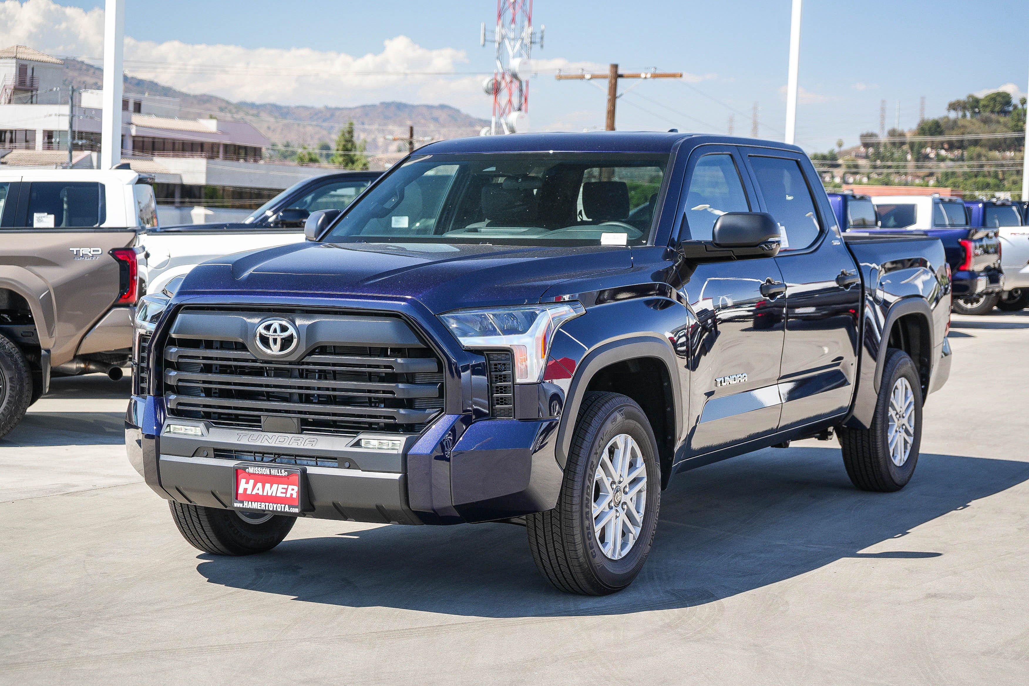 New 2026 Toyota Tundra SR5 w/ SR5 Convenience Package AWD/4WD image 3