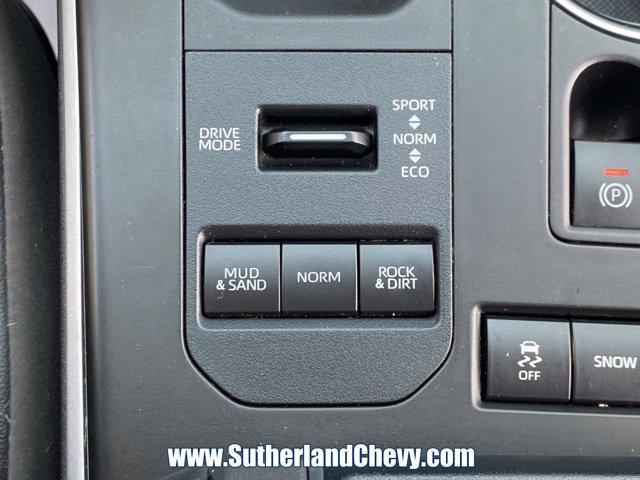 Used 2022 Toyota Highlander XLE AWD/4WD image 35