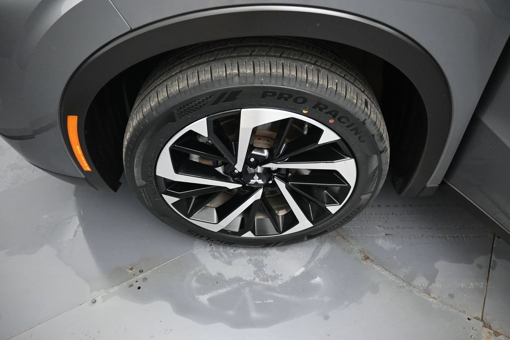 Used 2023 Mitsubishi Outlander SE FWD image 40