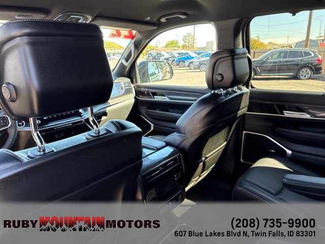 Used 2022 Jeep Wagoneer Series III w/ Convenience Group I AWD/4WD image 28