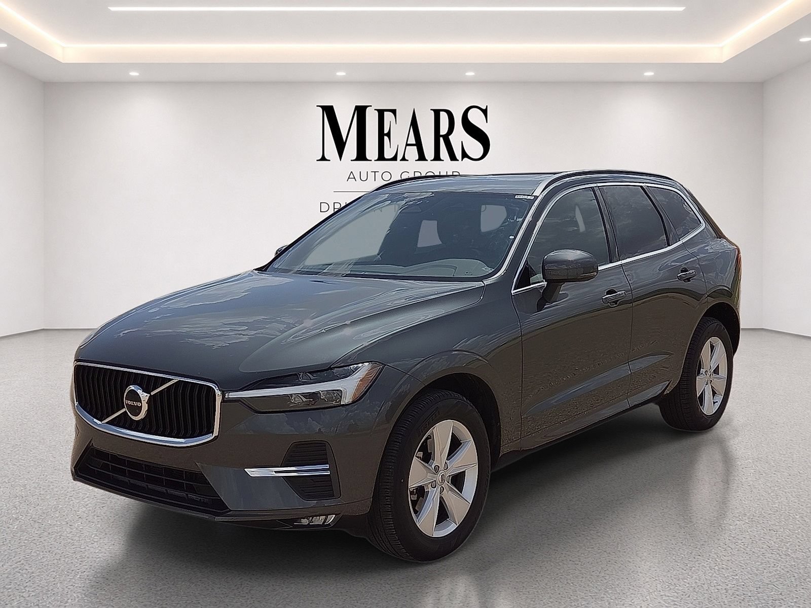Used 2022 Volvo XC60 B5 Momentum AWD/4WD image 1