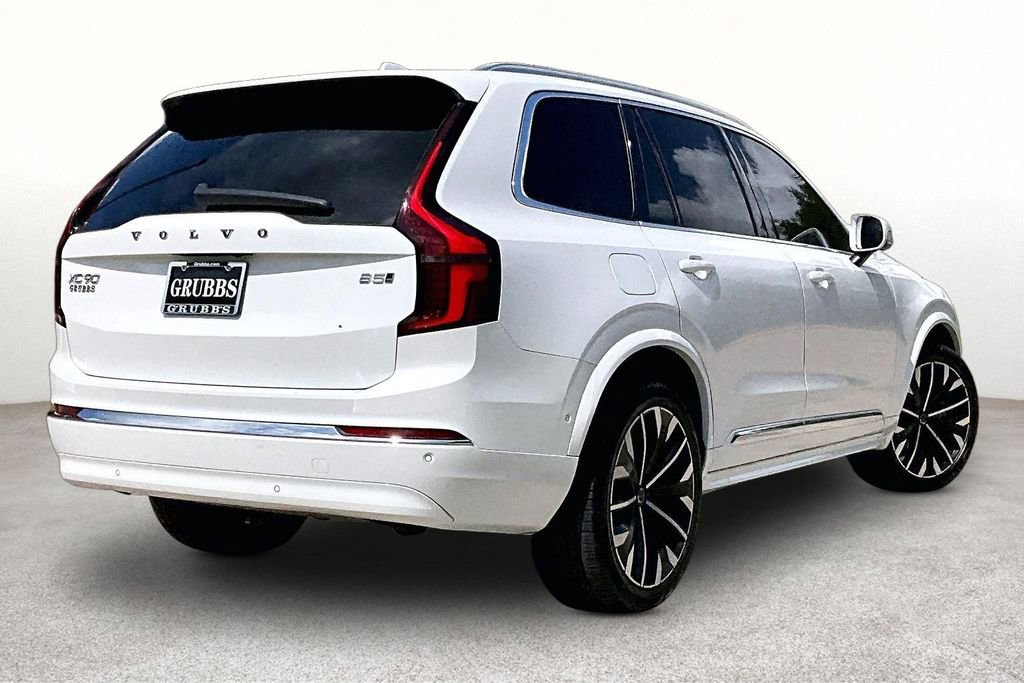 Used 2025 Volvo XC90 B5 Plus image 2