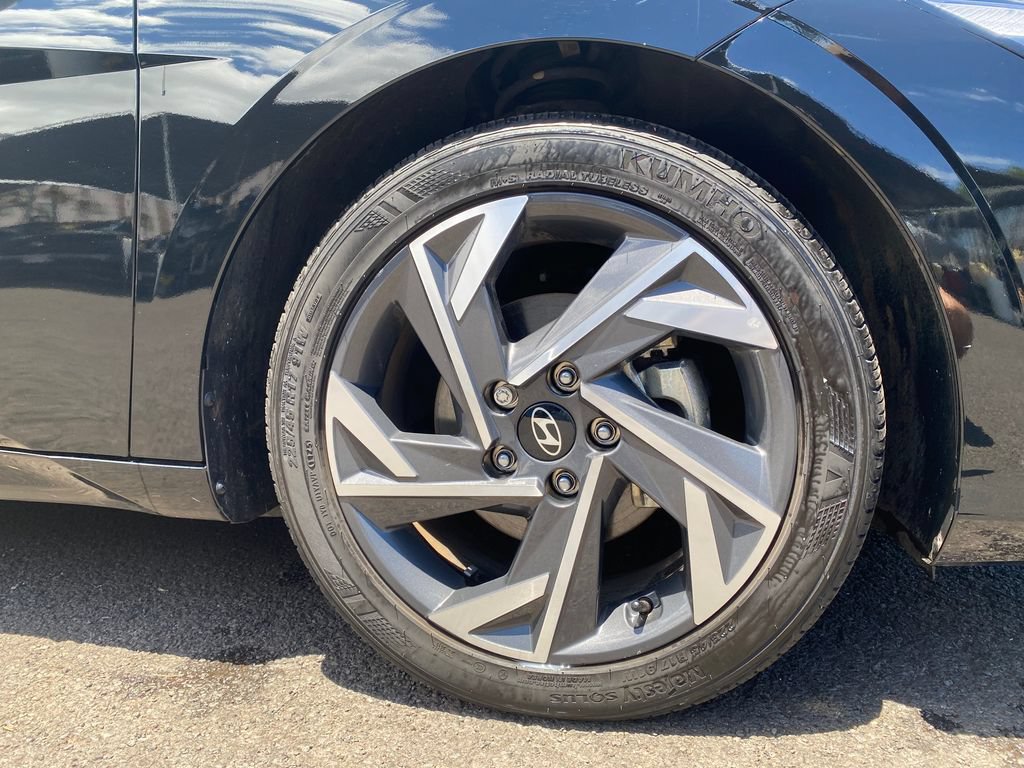 Certified 2025 Hyundai Elantra Sport FWD image 10