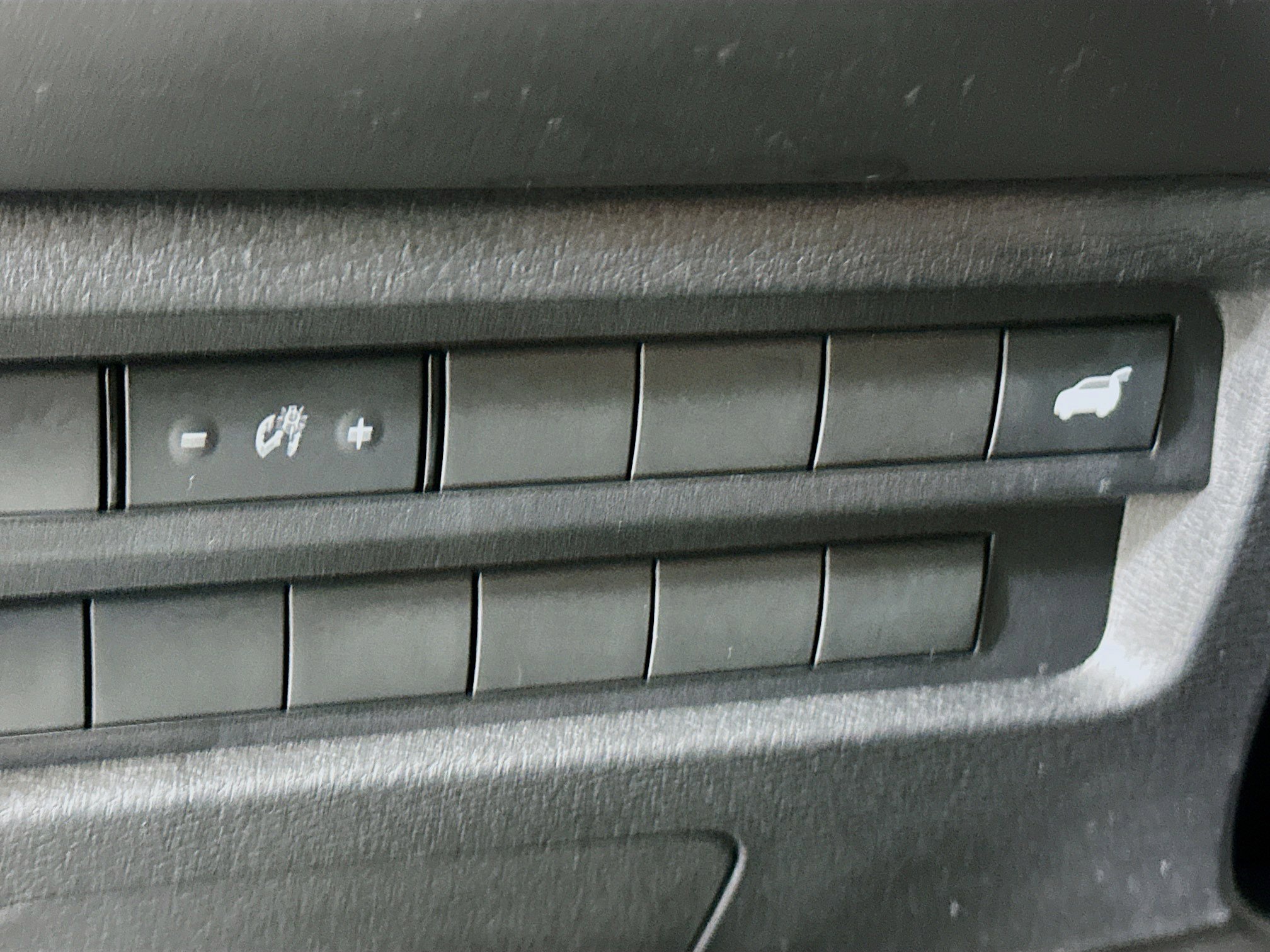 Used 2024 Mitsubishi Outlander SE Black Edition image 17