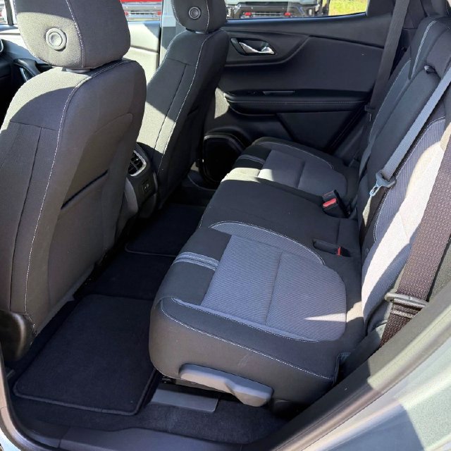 Certified 2025 Chevrolet Blazer LT FWD image 11
